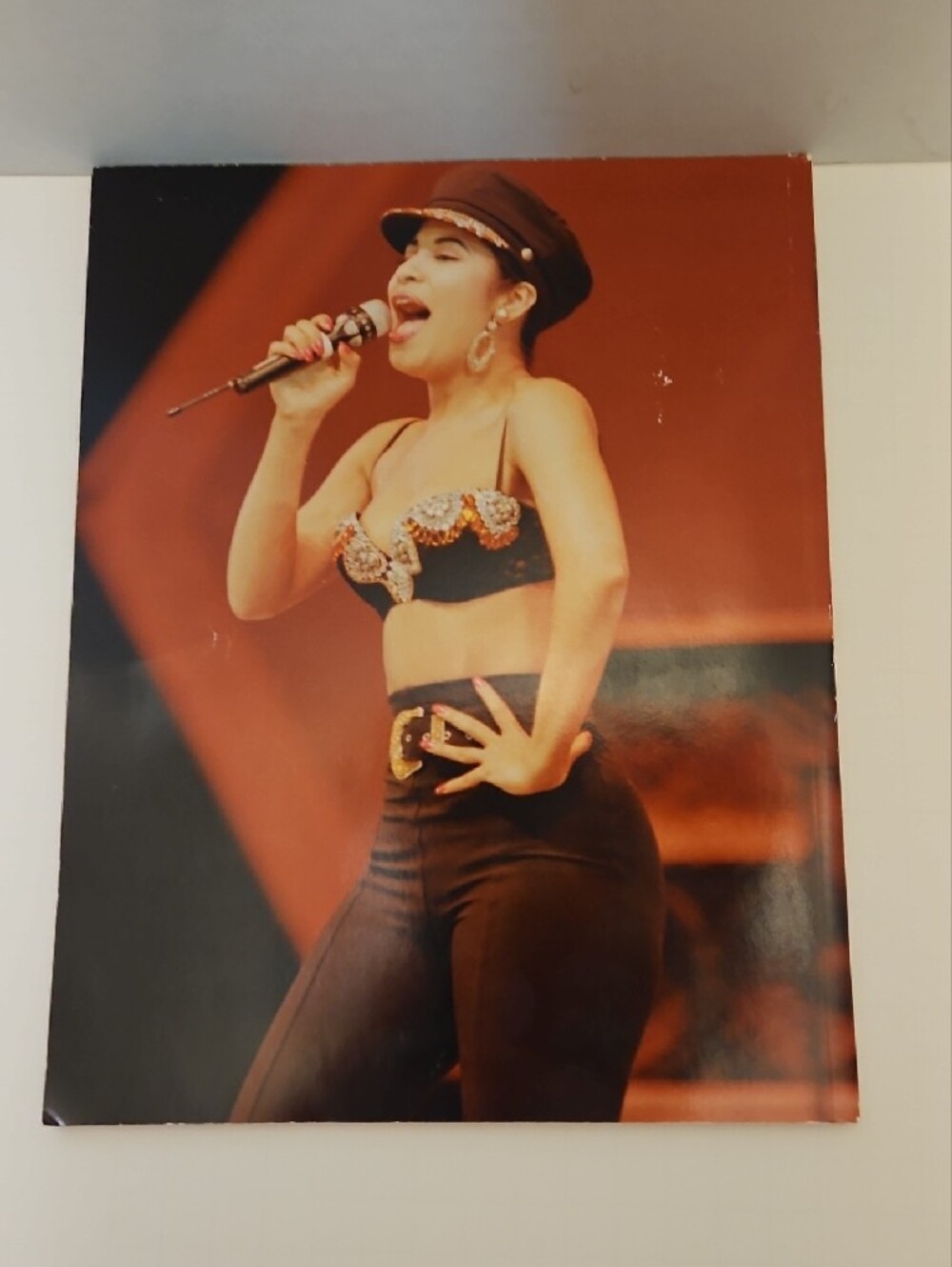 SELENA Newsweek Magazine Special Edition 2019 🌹🎤 - Picture 4 of 5